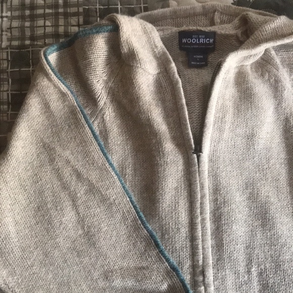 Women”s Woolrich Sweater, size L - Picture 2 of 7